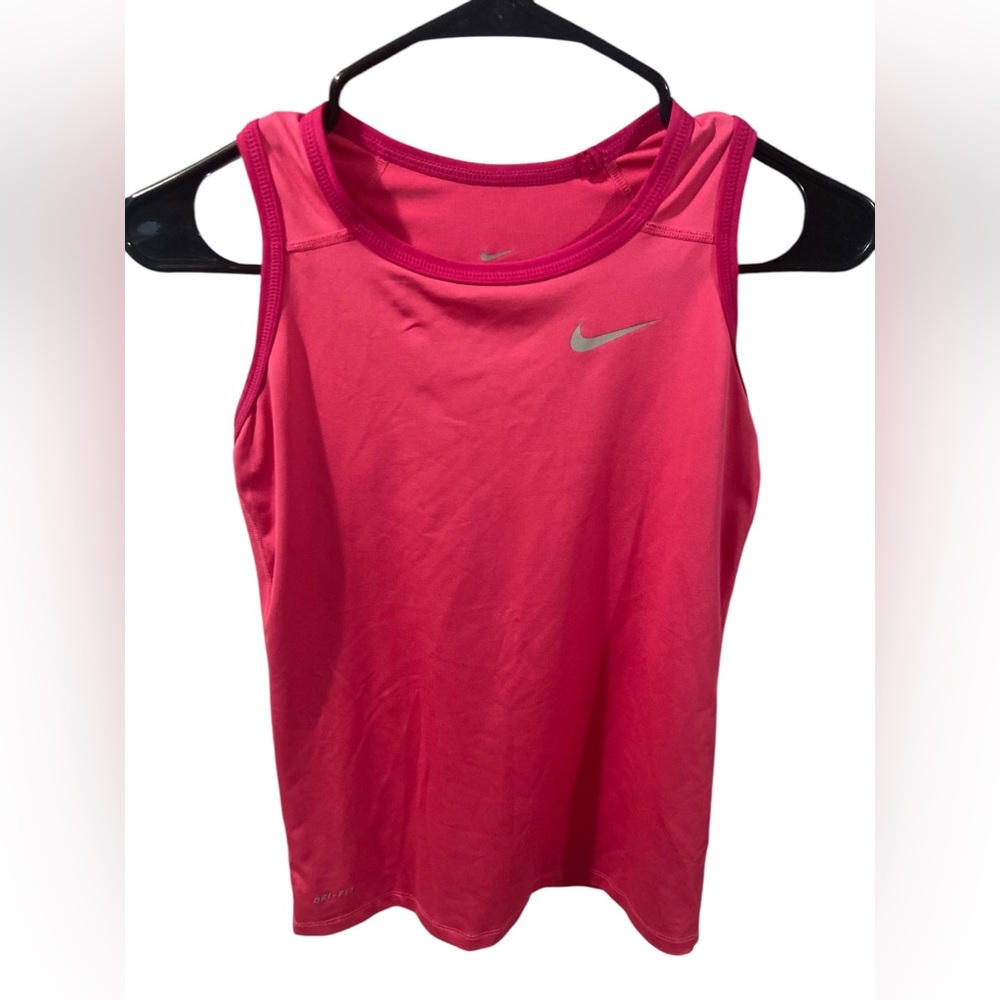 Nike razorback fitted tank size L Excellent Condition